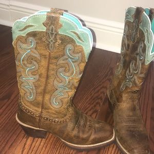 adorable cowboy boots!